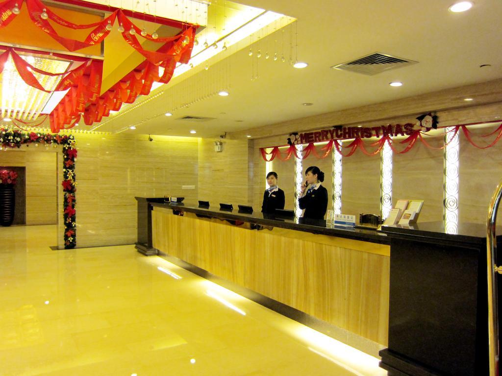 Shenzhen Luohu Railway Station Hotel - Commercial Building ภายนอก รูปภาพ